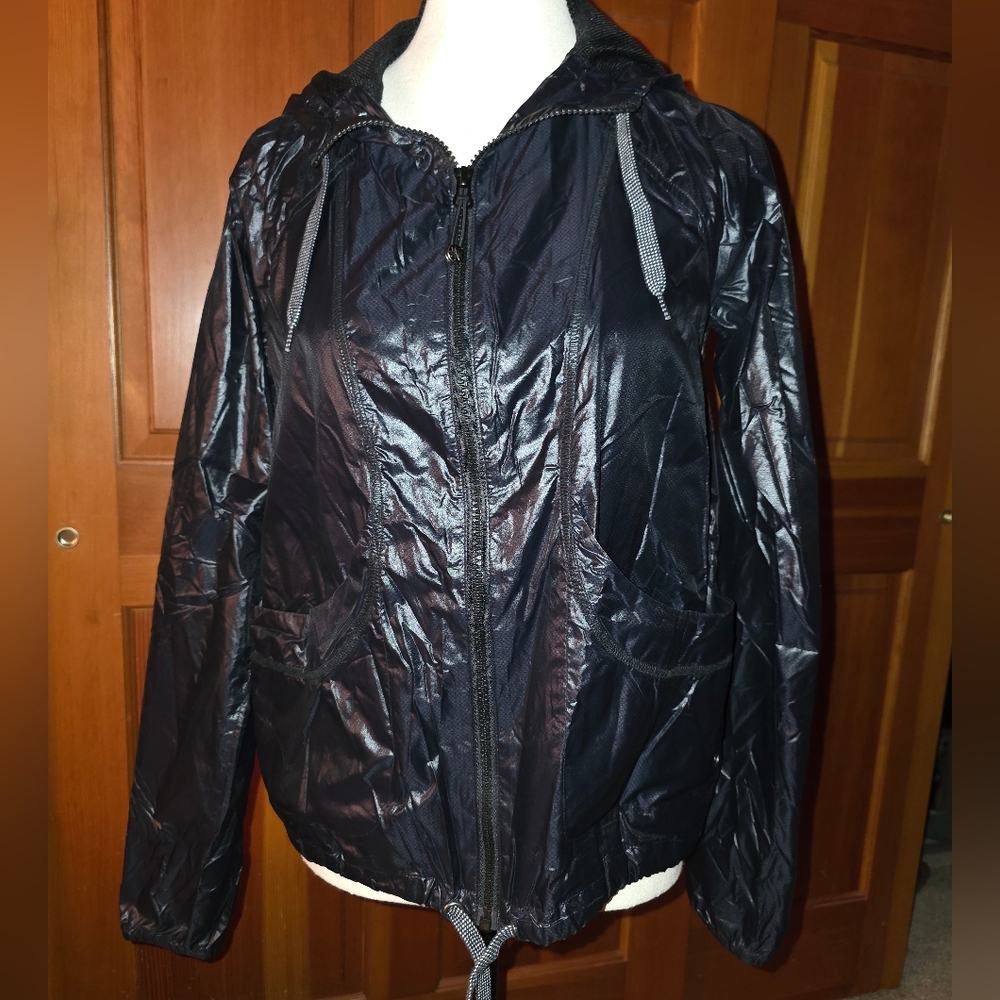Athleta Womens Black Windbreaker - Excellent Condition - Sz XS NWOT